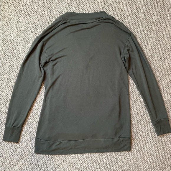 Lou & Grey Signature Soft Top - Picture 2 of 4